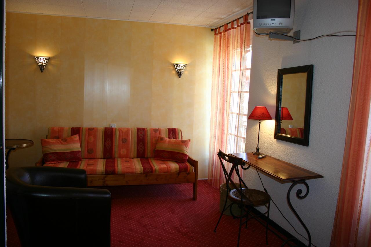Le Ponant Hotel Pradelles Екстериор снимка