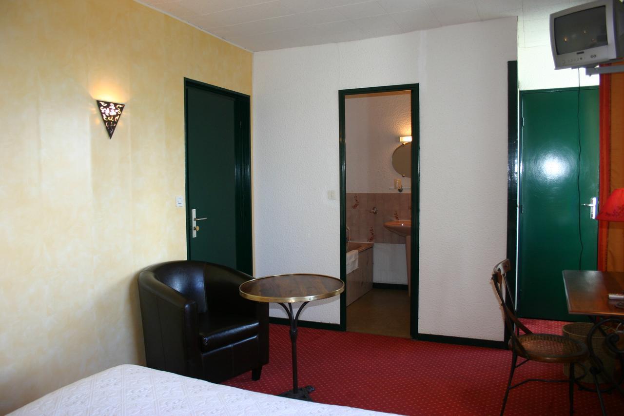 Le Ponant Hotel Pradelles Екстериор снимка