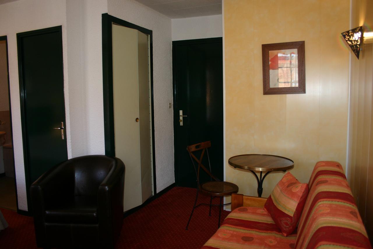 Le Ponant Hotel Pradelles Екстериор снимка