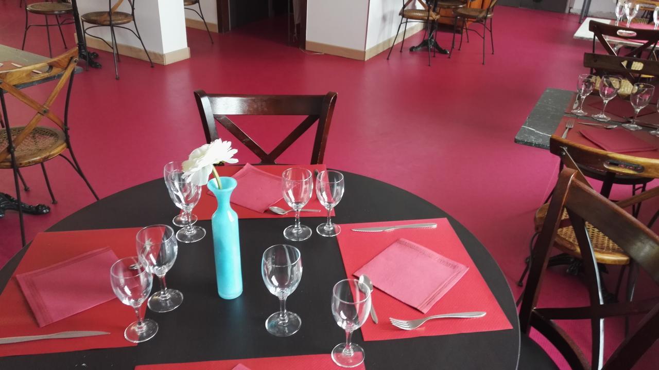 Le Ponant Hotel Pradelles Екстериор снимка